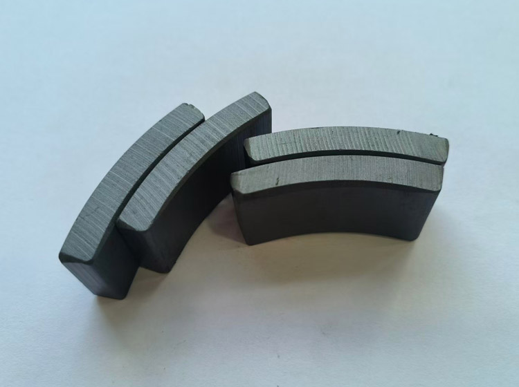 电机转子磁钢比定子高度要高是为什么？