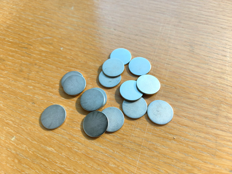 镀镍铁氧体圆形磁铁成品来了