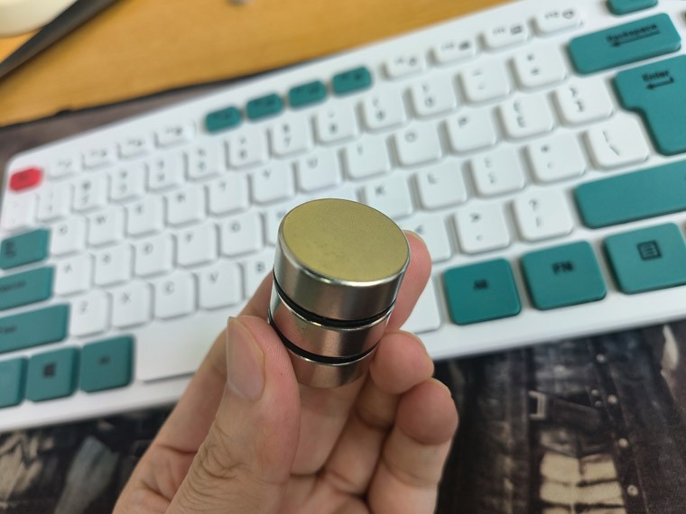 磁铁厂做出来的磁铁很容易破碎是不是质量不行？